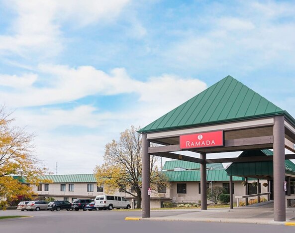 Ramada Hotel & Conference Center by Wyndham Plymouth