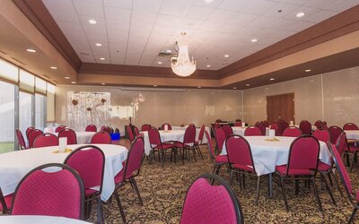Ramada Hotel & Conference Center by Wyndham Plymouth