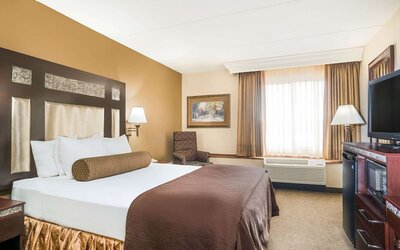 Ramada Hotel & Conference Center by Wyndham Plymouth
