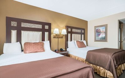 Ramada Hotel & Conference Center by Wyndham Plymouth