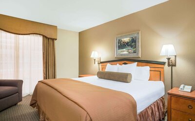 Ramada Hotel & Conference Center by Wyndham Plymouth