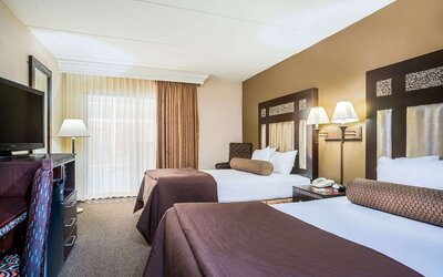 Ramada Hotel & Conference Center by Wyndham Plymouth