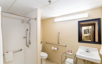 Ramada Hotel & Conference Center by Wyndham Plymouth