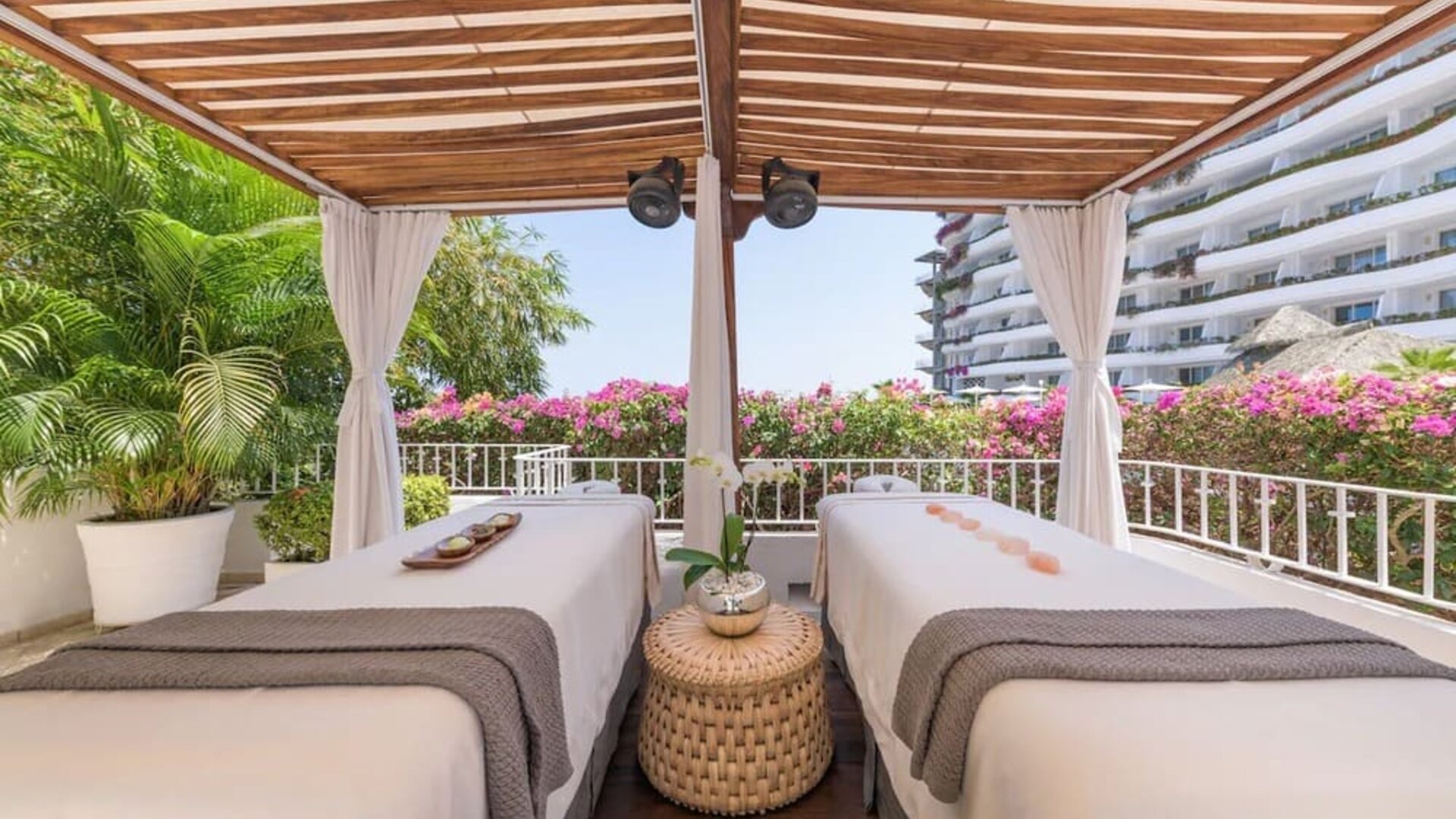 Spa and couple's massage at Grand Miramar All Luxury Suites & Residences.