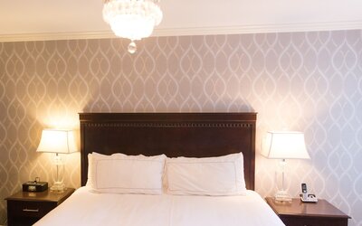 Capitol Plaza Hotel Montpelier Tapestry Collection by Hilton