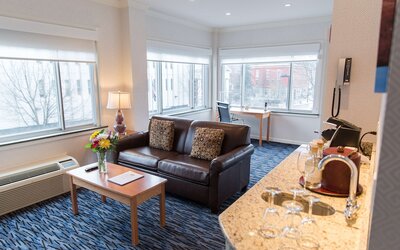 Capitol Plaza Hotel Montpelier Tapestry Collection by Hilton