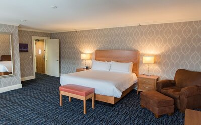 Capitol Plaza Hotel Montpelier Tapestry Collection by Hilton