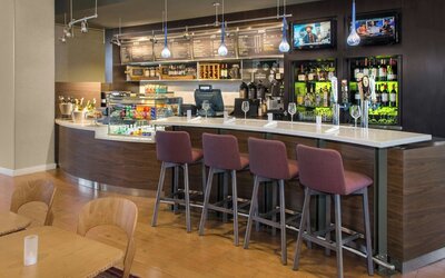 Courtyard by Marriott Newark Elizabeth