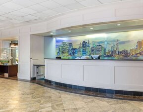 La Quinta Inn & Suites by Wyndham Secaucus Meadowlands
