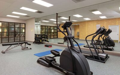 La Quinta Inn & Suites by Wyndham Secaucus Meadowlands