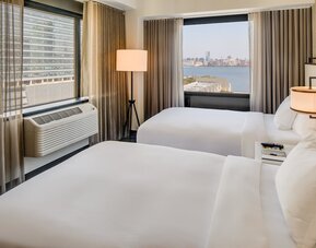 DoubleTree by Hilton Hotel & Suites Jersey City