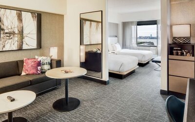 DoubleTree by Hilton Hotel & Suites Jersey City