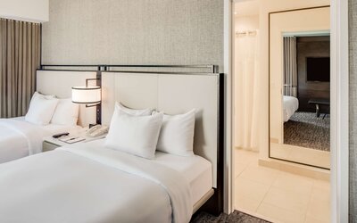 Junior Suite, 1 Queen Bed, Non Smoking
