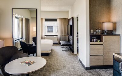 DoubleTree by Hilton Hotel & Suites Jersey City