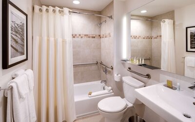 DoubleTree by Hilton Hotel & Suites Jersey City