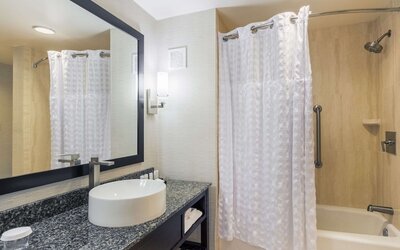 Embassy Suites Newark Airport