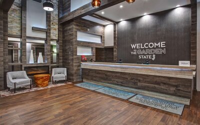 Hampton Inn & Suites Newark Airport Elizabeth