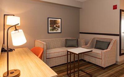 Hampton Inn & Suites Newark Airport Elizabeth