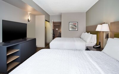 Hampton Inn & Suites Newark Airport Elizabeth
