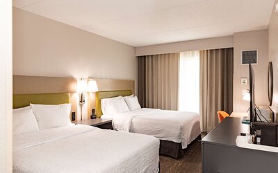 Hampton Inn & Suites Newark Airport Elizabeth