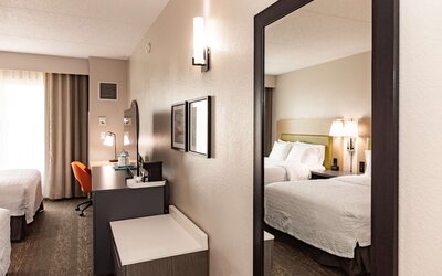 Hampton Inn & Suites Newark Airport Elizabeth
