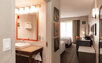 Hampton Inn & Suites Newark Airport Elizabeth