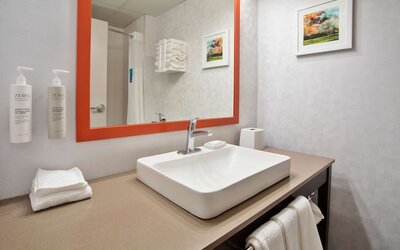 Hampton Inn & Suites Newark Airport Elizabeth