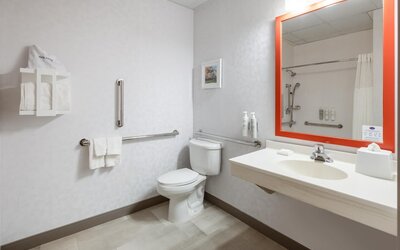 Hampton Inn & Suites Newark Airport Elizabeth