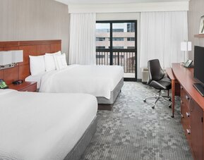 Courtyard Jersey City Newport