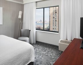 Courtyard Jersey City Newport