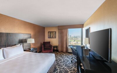 Crowne Plaza Newark Airport by IHG