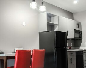 Hawthorn Extended Stay by Wyndham Oklahoma City Airport