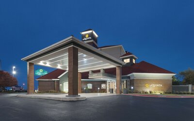 La Quinta Inn & Suites by Wyndham Oklahoma City - NW Expwy