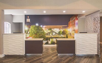 La Quinta Inn & Suites by Wyndham Oklahoma City - NW Expwy