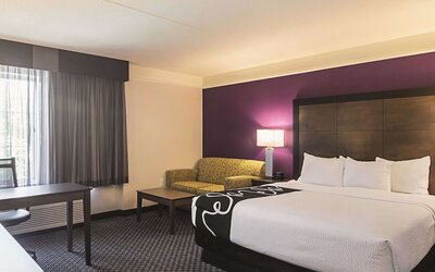 La Quinta Inn & Suites by Wyndham Oklahoma City - NW Expwy