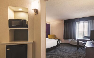 La Quinta Inn & Suites by Wyndham Oklahoma City - NW Expwy