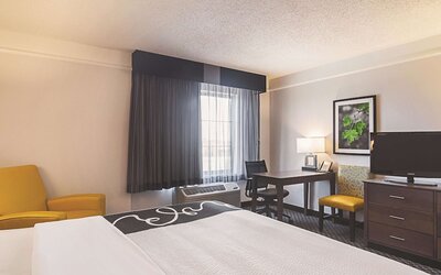 La Quinta Inn & Suites by Wyndham Oklahoma City - NW Expwy