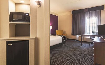 La Quinta Inn & Suites by Wyndham Oklahoma City - NW Expwy