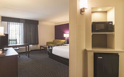 La Quinta Inn & Suites by Wyndham Oklahoma City - NW Expwy