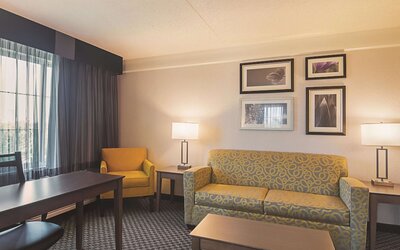 La Quinta Inn & Suites by Wyndham Oklahoma City - NW Expwy