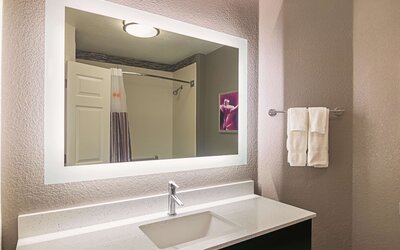 La Quinta Inn & Suites by Wyndham Oklahoma City - NW Expwy