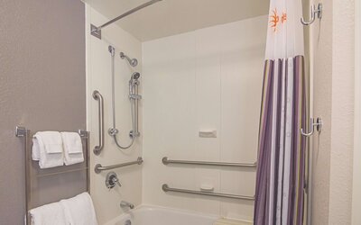 La Quinta Inn & Suites by Wyndham Oklahoma City - NW Expwy