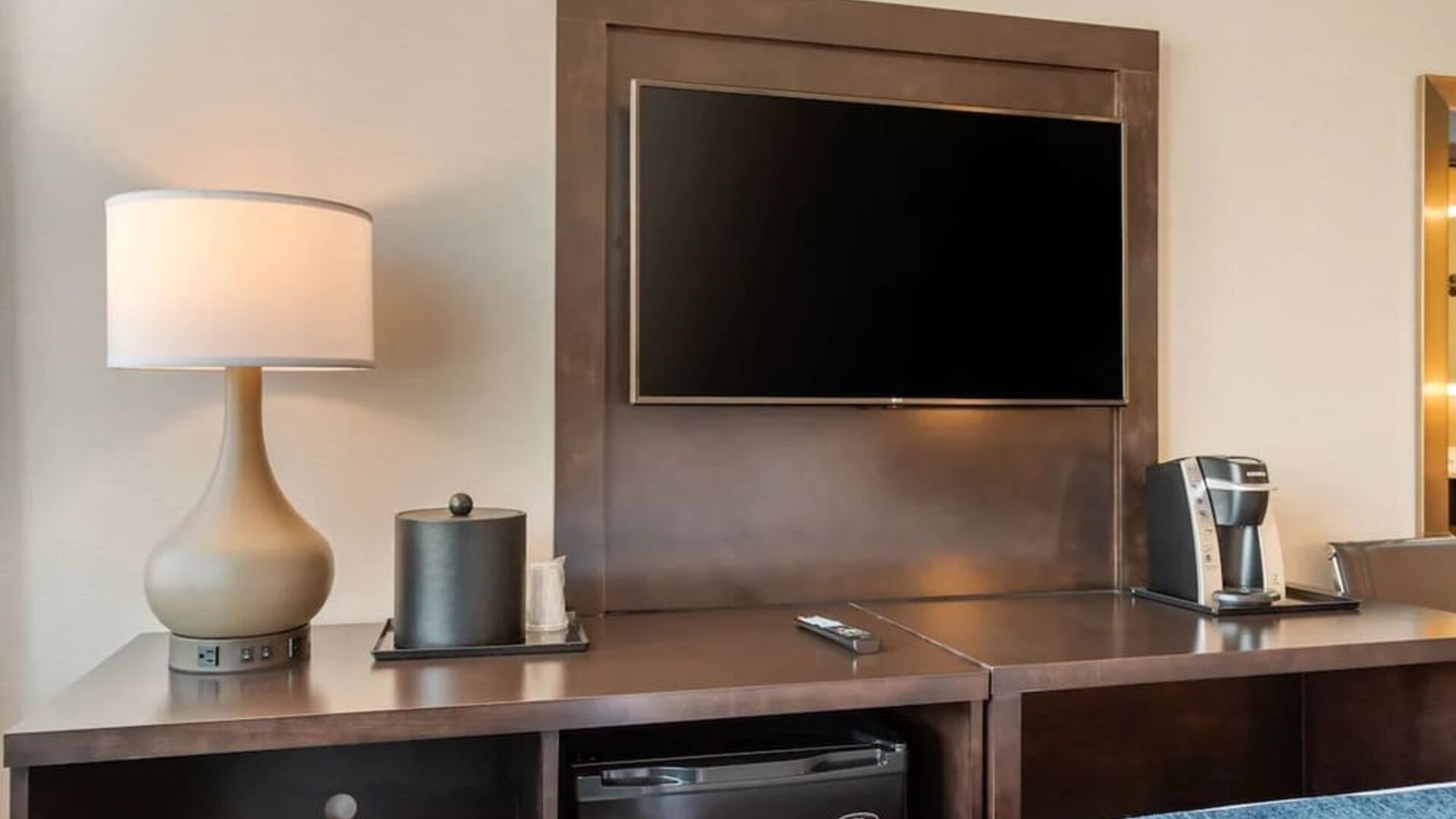 TV available in day use rooms at Comfort Inn Prospect Park-Brooklyn.