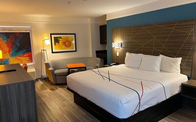 La Quinta Inn & Suites by Wyndham OKC North - Quail Springs
