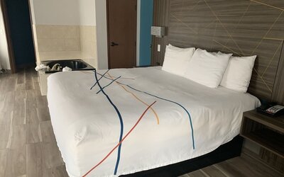 La Quinta Inn & Suites by Wyndham OKC North - Quail Springs