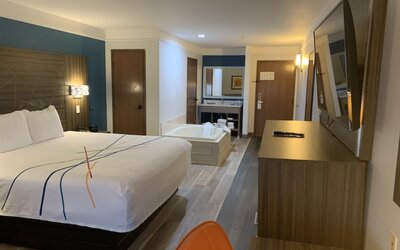 La Quinta Inn & Suites by Wyndham OKC North - Quail Springs
