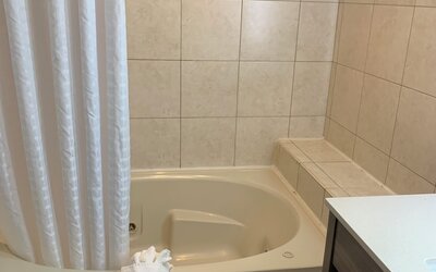 La Quinta Inn & Suites by Wyndham OKC North - Quail Springs