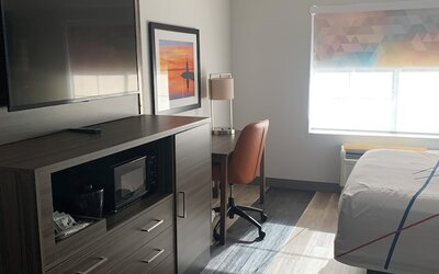 La Quinta Inn & Suites by Wyndham OKC North - Quail Springs