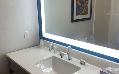 La Quinta Inn & Suites by Wyndham OKC North - Quail Springs