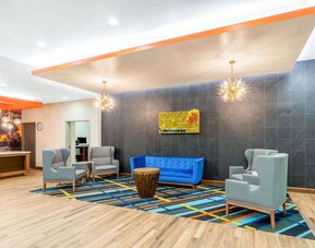 La Quinta Inn & Suites by Wyndham Oklahoma City Airport